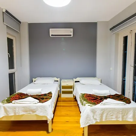 Amazing 8 People Sea View Centre Location
