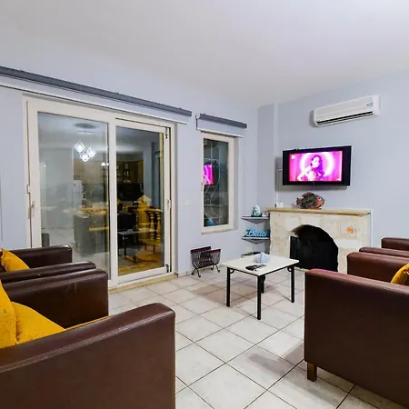 Amazing 8 People Sea View Centre Location Villa